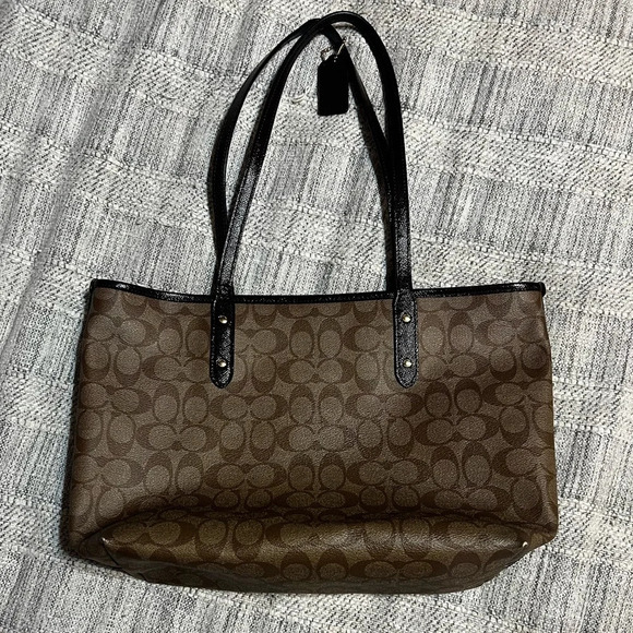 Coach City Zip Tote in Signature Canvas F31974 - Picture 2 of 10